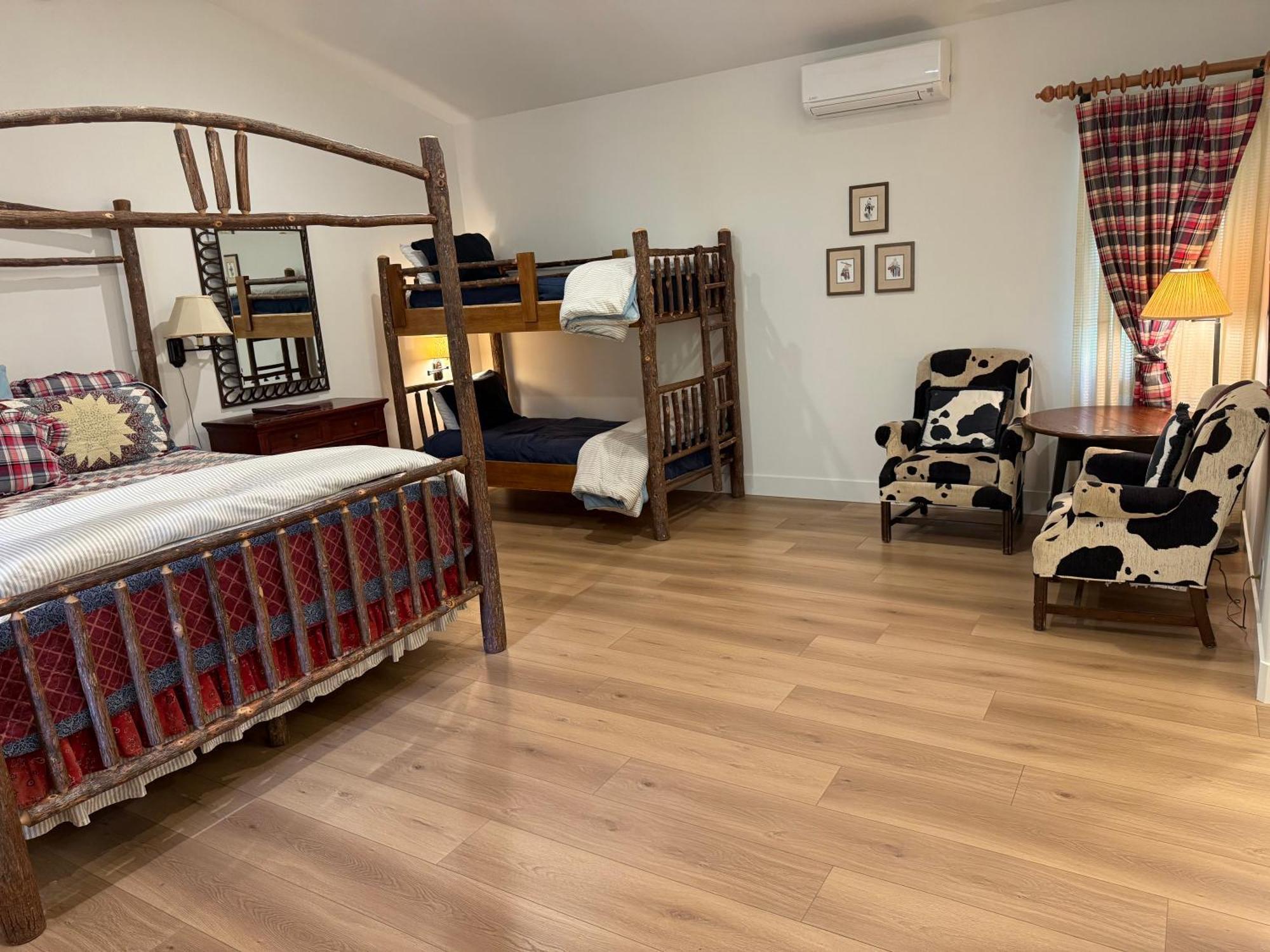 מלון Capitan Circle Bar B Guest Ranch מראה חיצוני תמונה